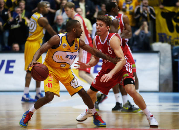 队的战术体 队的战术体