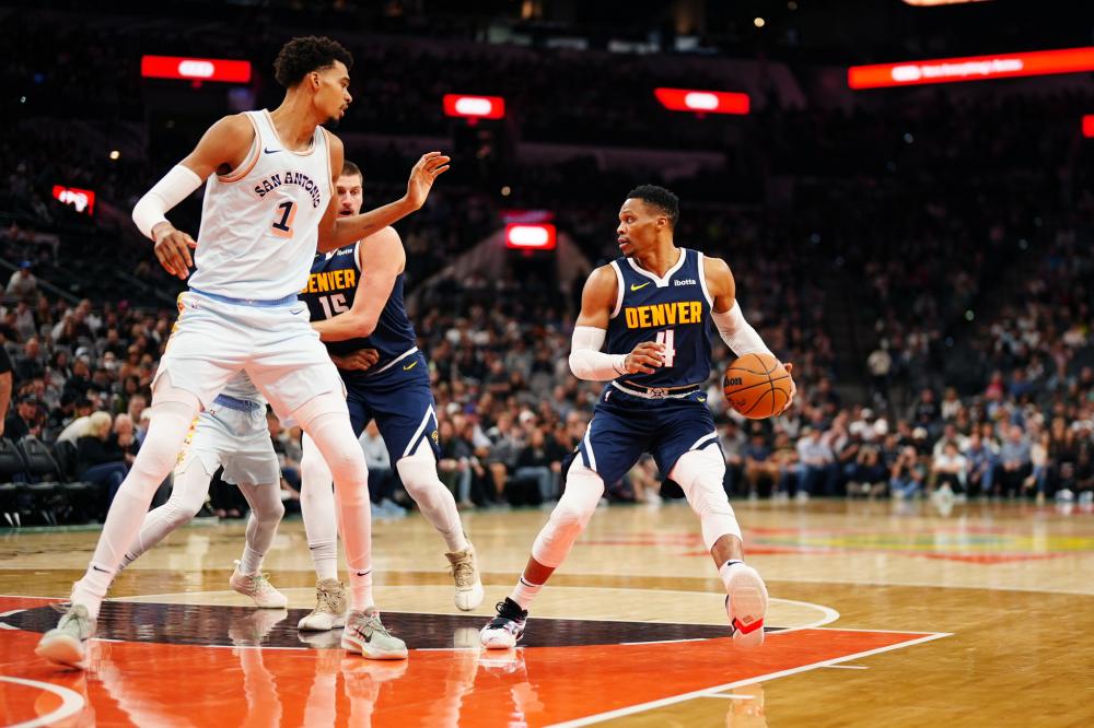 硬生生推到 硬生生推到